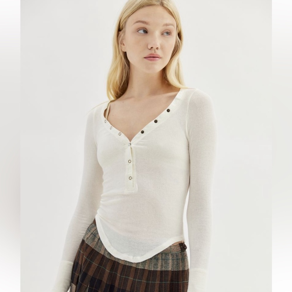 BRAND NEW urban henley snap top